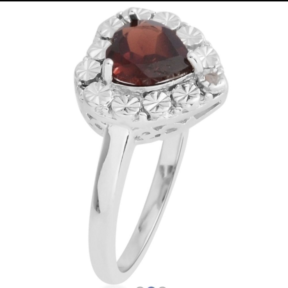 Garnet Ring - Picture 2 of 8